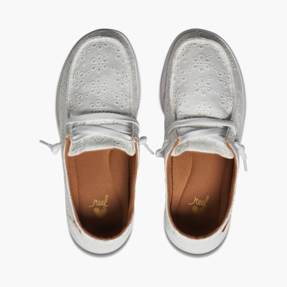 WHITE EYELET